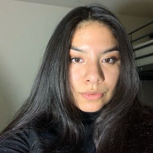 Meet your Posher, Violeta